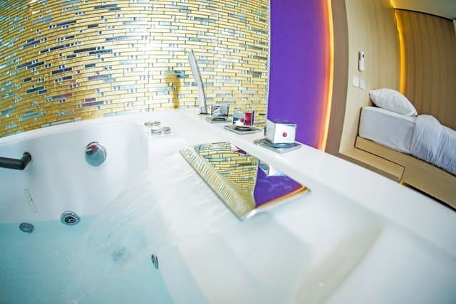 Romantic Suite, 1 King Bed, Non Smoking, Jetted Tub