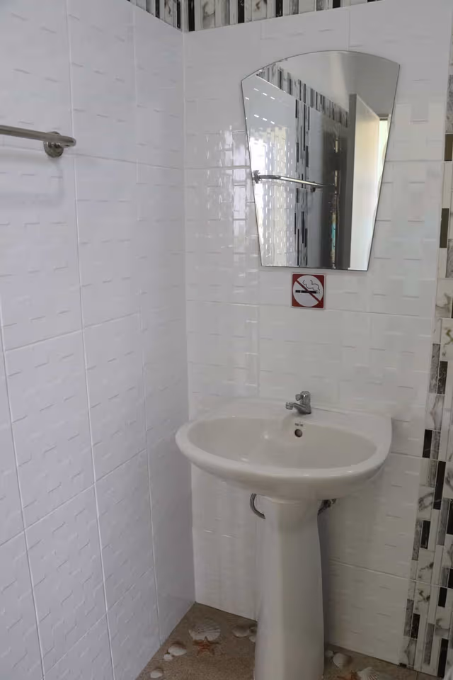 Standard Twin Room (Extra water charged)