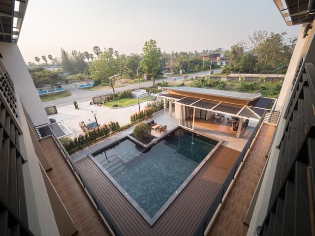 Pool Side Room