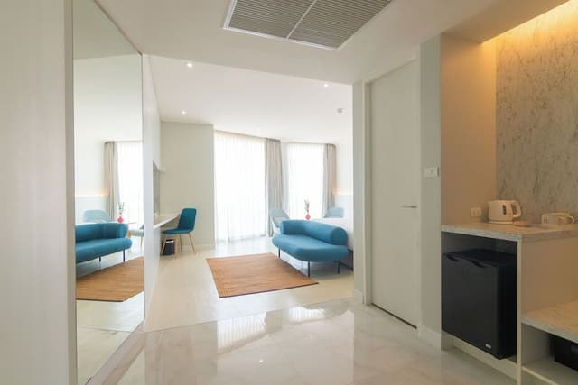 Corner Suite