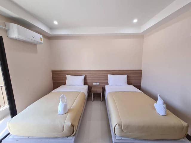 1 Twin Bed Room