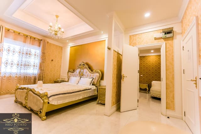 Superior Connecting Room