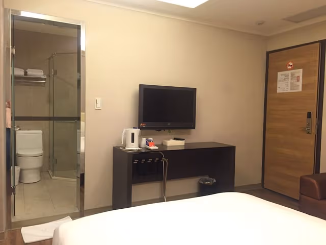 Luxury Double Room (No Window or Window Room)