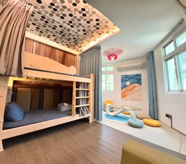 Economy Shared Dormitory, Mountain View