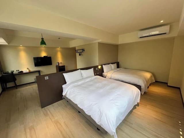 Deluxe Quadruple Room