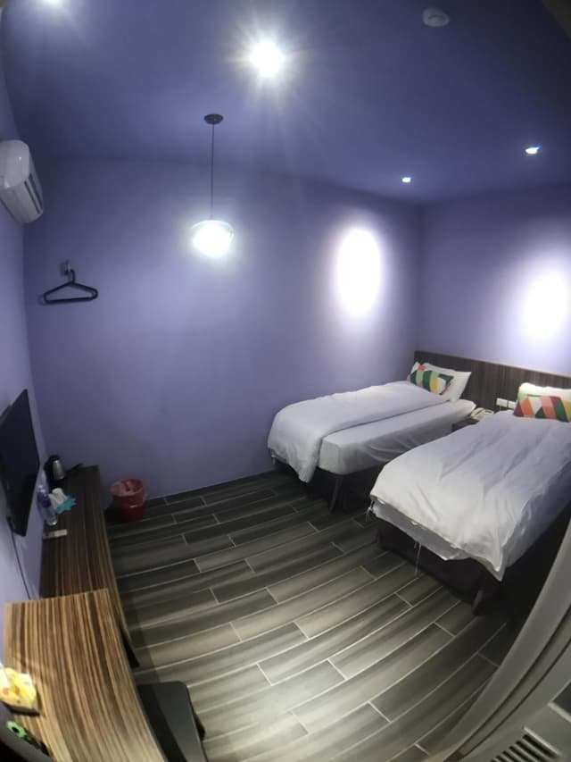 T2 Guest Twin Room