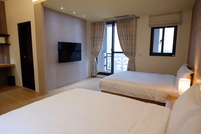Classic Quadruple Room, 2 Double Beds, City View