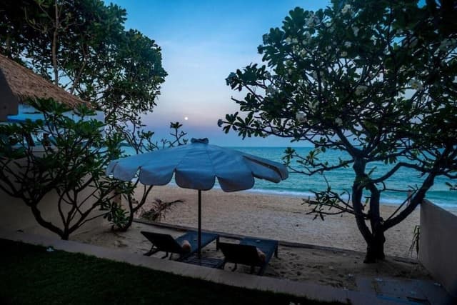 Beachfront Suite