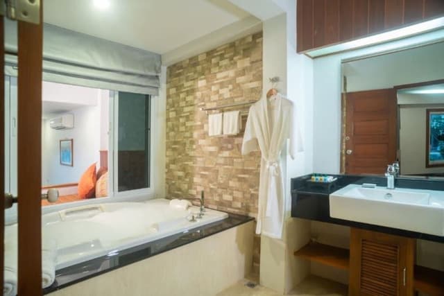 Beachfront Suite