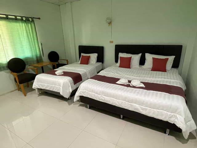 Phase 1 Semi-Detached House Twin Room