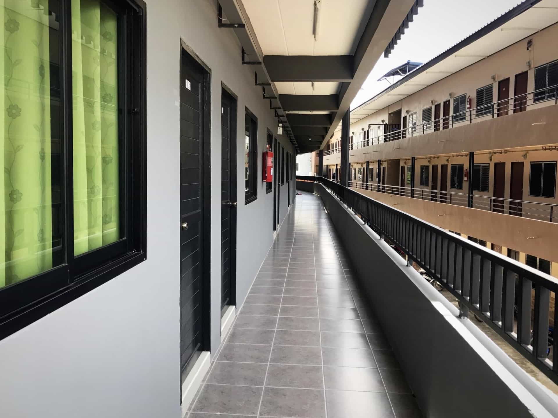 เอ็น-ไฟฟ์ เพลซ เอ็น-ไฟฟ์ เพลซ