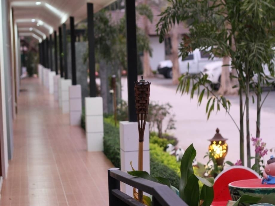 โรงแรม ผกาวัลย์ (Phakawan Hotel)2
