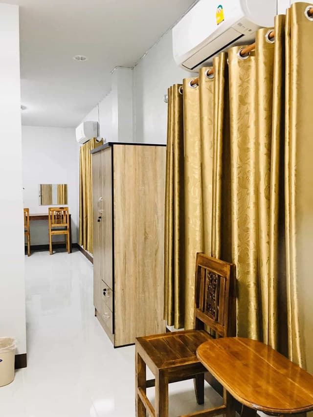 Standard Twin House