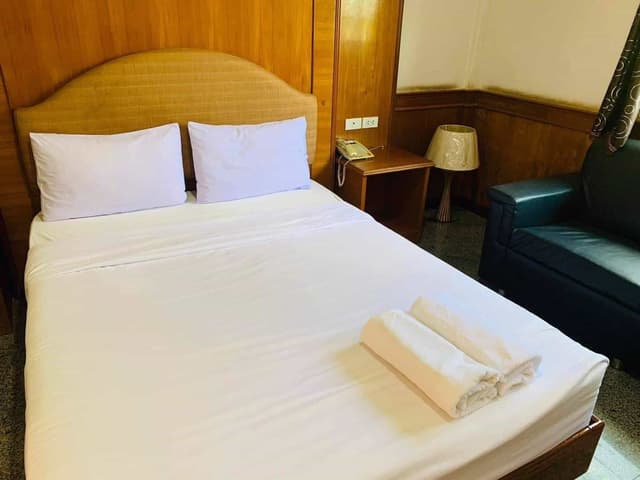 Standard Double Room (Please show employee card on check in date)