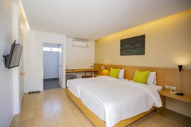 Superior Twin Bed (Garden View)