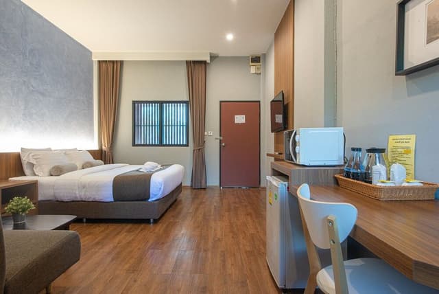 Suite, 1 Double Bed, Garden View