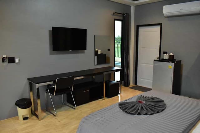Standard Double Room (Building)