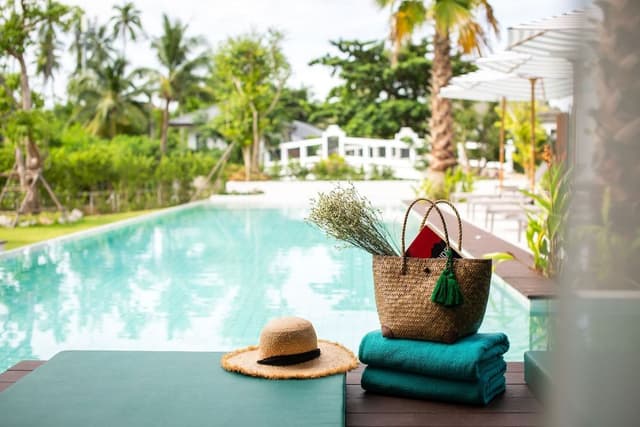 Superior Double Pool Access
