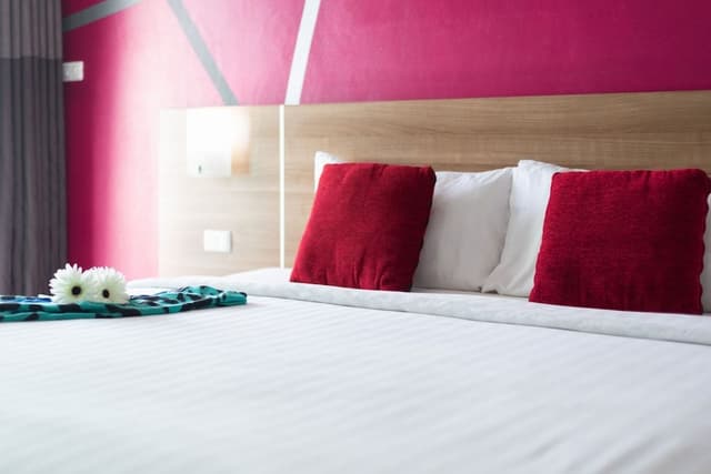 Superior, 1 King Bed, Non Smoking, City View