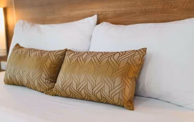 7 Days ADV RO - Premier Deluxe, 1 King Bed