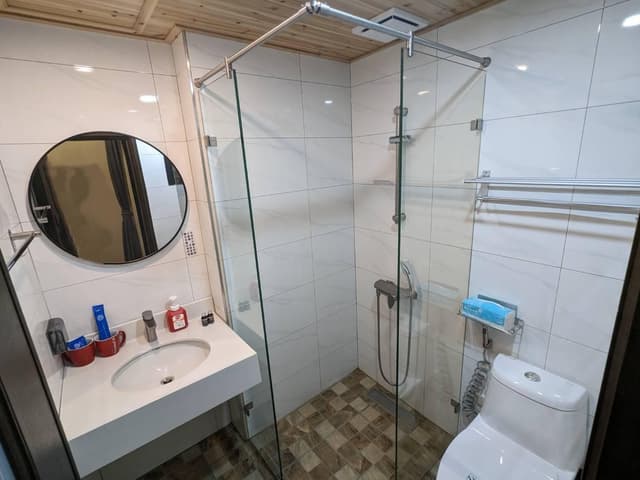 Double Room with Balcony and Private Bathroom
