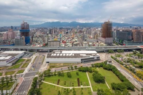 Roaders Plus Hotel Taipei Station1