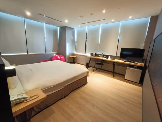 Superior Double Room, City View