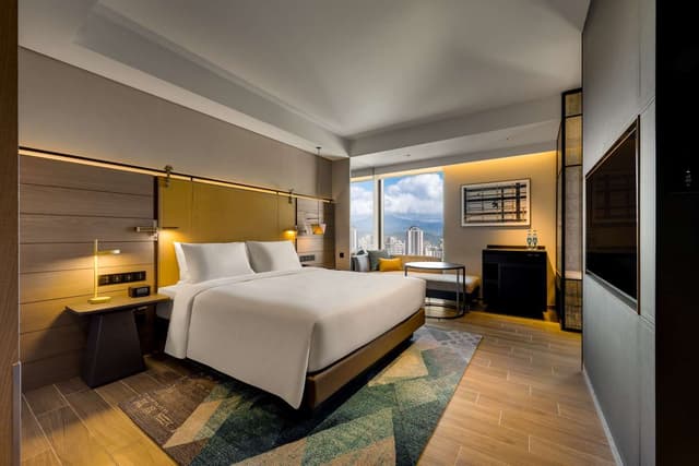 KING GUEST ROOM