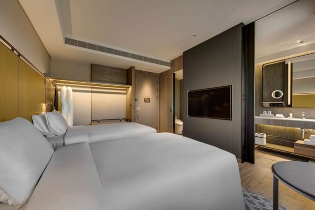 TWIN GUEST ROOM WITH 2 SINGLE BEDS