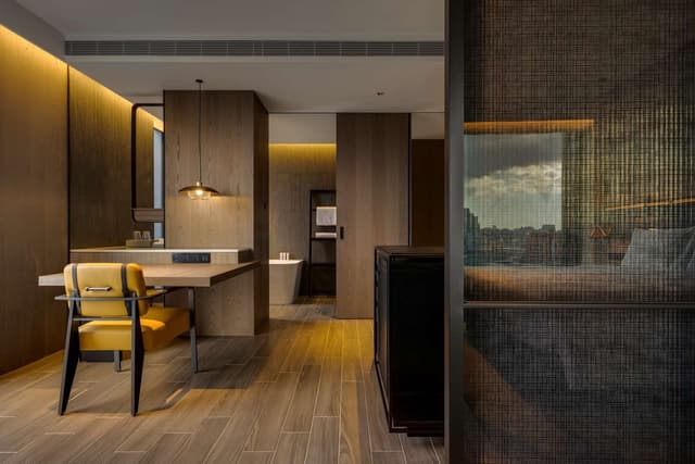 KING TIMES SUITE