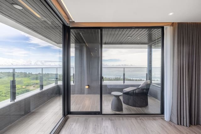 Building Tranquil - Executive Deluxe Junior Suite with Ocean View