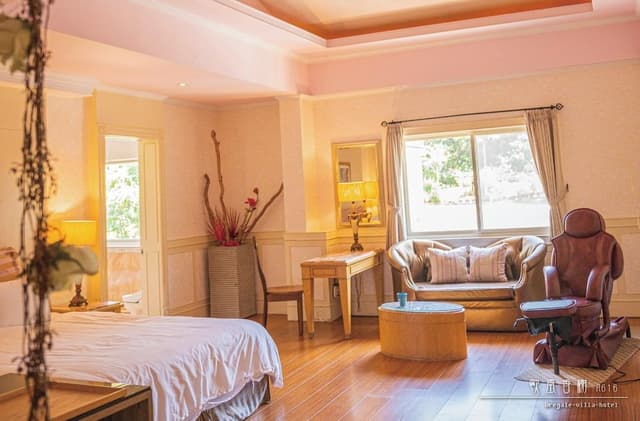 Deluxe Double Room (Euro)