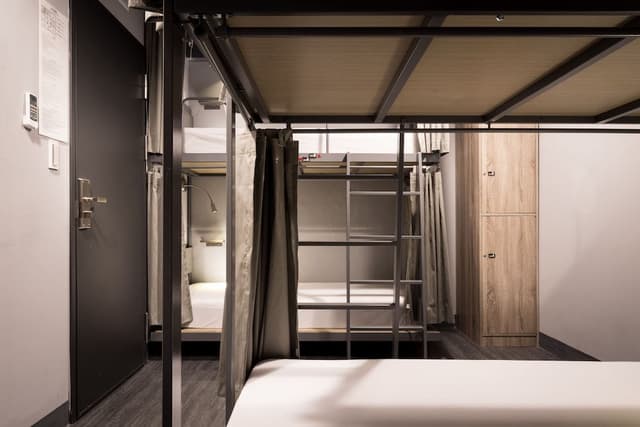 Shared Dormitory, Women only