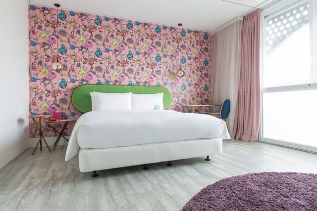 Theme Room (Room Selected at Check-in)