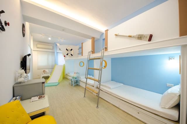 Family Room (Sailor)