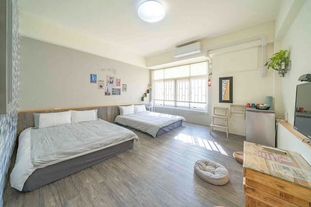 Standard Quadruple Room (Red)