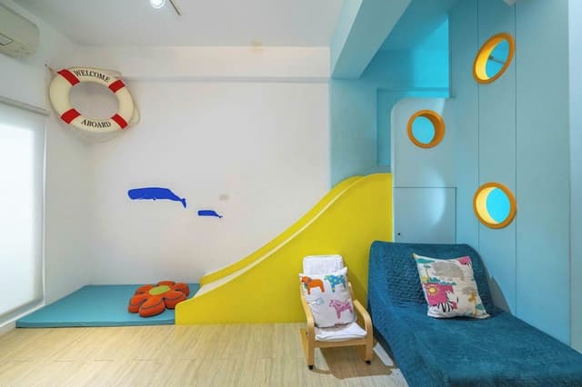 Family Room (Ocean)