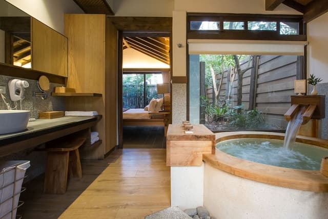 Luxury Villa, Courtyard Area
