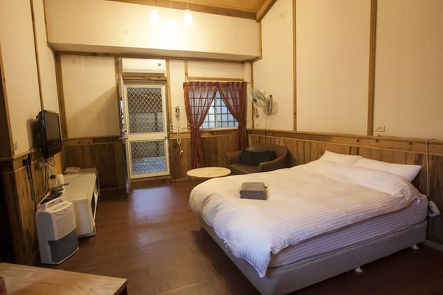Standard Double Room (B)