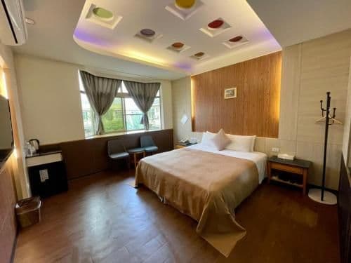 Queen Room with Spa Bath