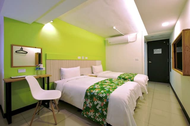 Standard Twin Room