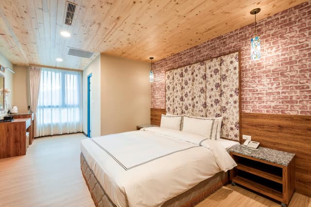 Classic Room with 1 Double Bed