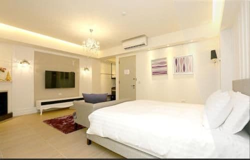 Garden View Queen Room
