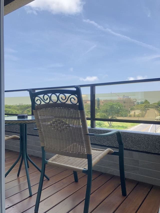 Loft, Balcony