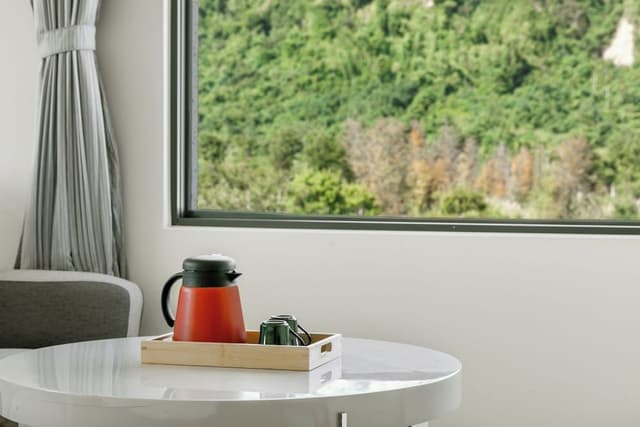 Family Room with Garden View