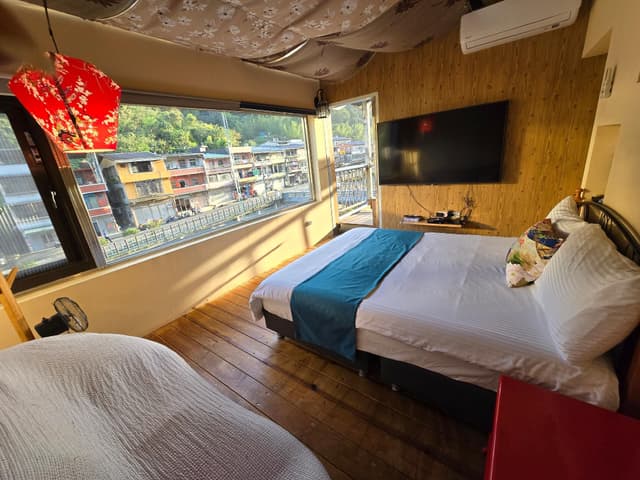 Deluxe River View Twin Room