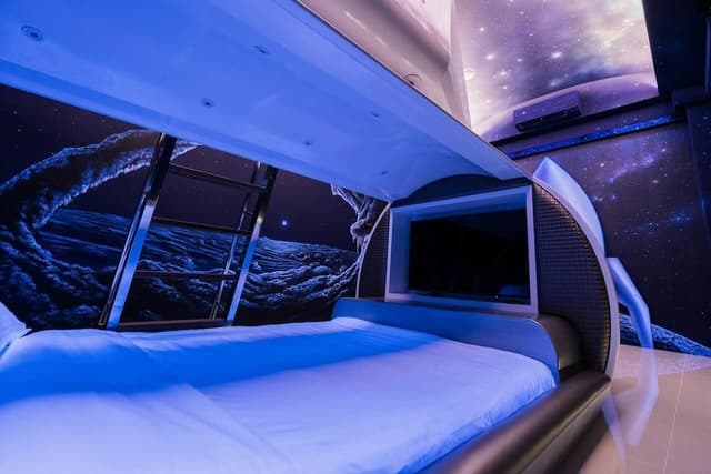 Triple Room, Bathtub, Mountain View