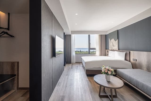 Classic King Room with Ocean View