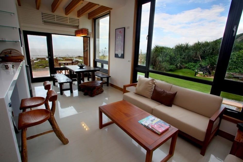 TORO Ocean front B&B3