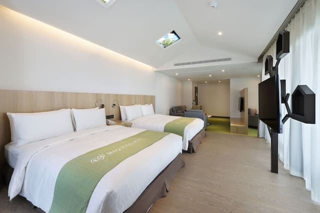 Deluxe Suite